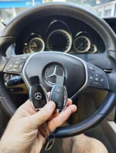 Copia llave semi inteligente Mercedes 