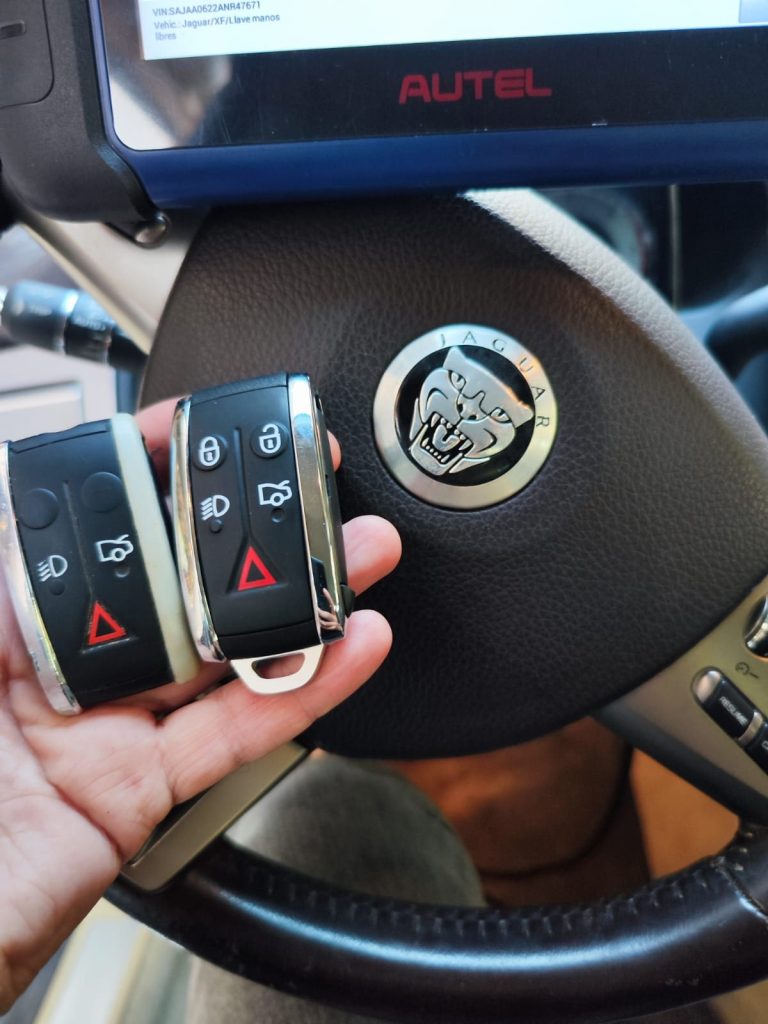 Copia de llave inteligente de Jaguar