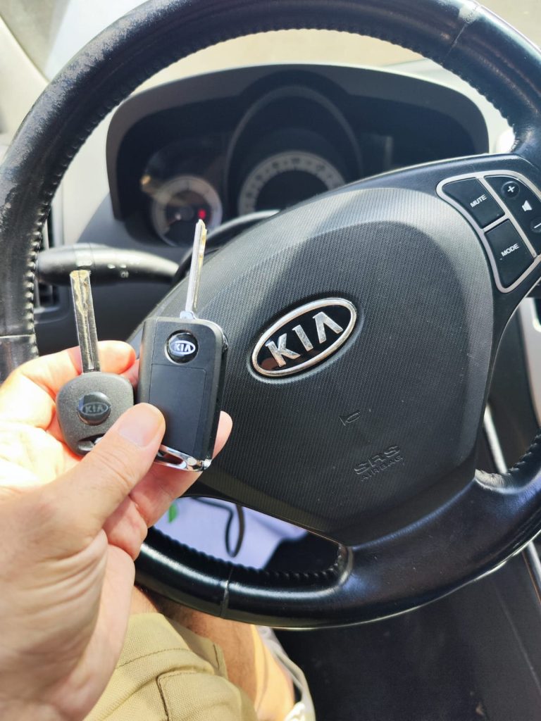 Copia de llave con mando de Kia