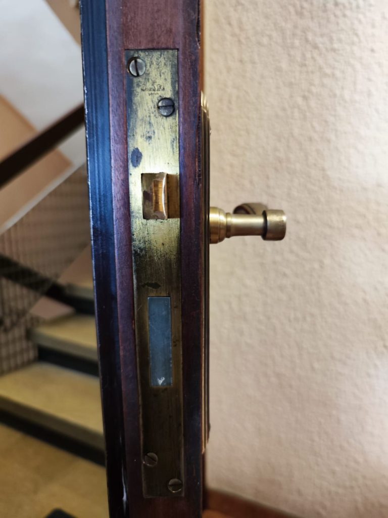 Sustitución de cerradura de embutir (antes)