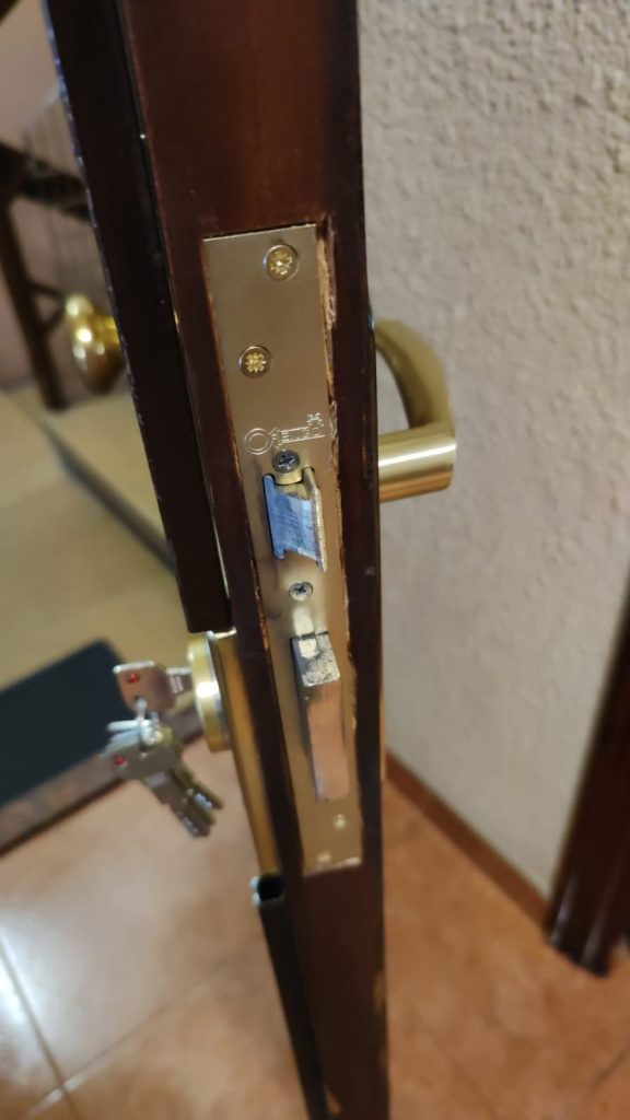 Sustitución de cerradura de embutir (después)